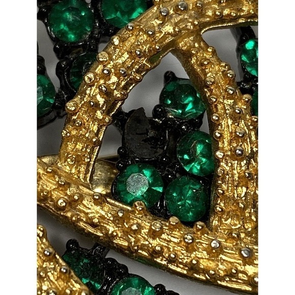 Gold Tone Emerald Green Rhinestones Vintage Brooch Double Layered FLAW - Picture 7 of 10